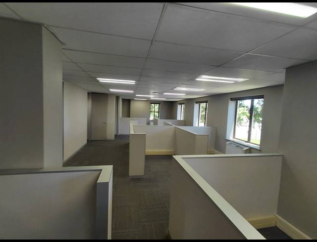 509M² OFFICE TO LET IN MAGALIESSIG